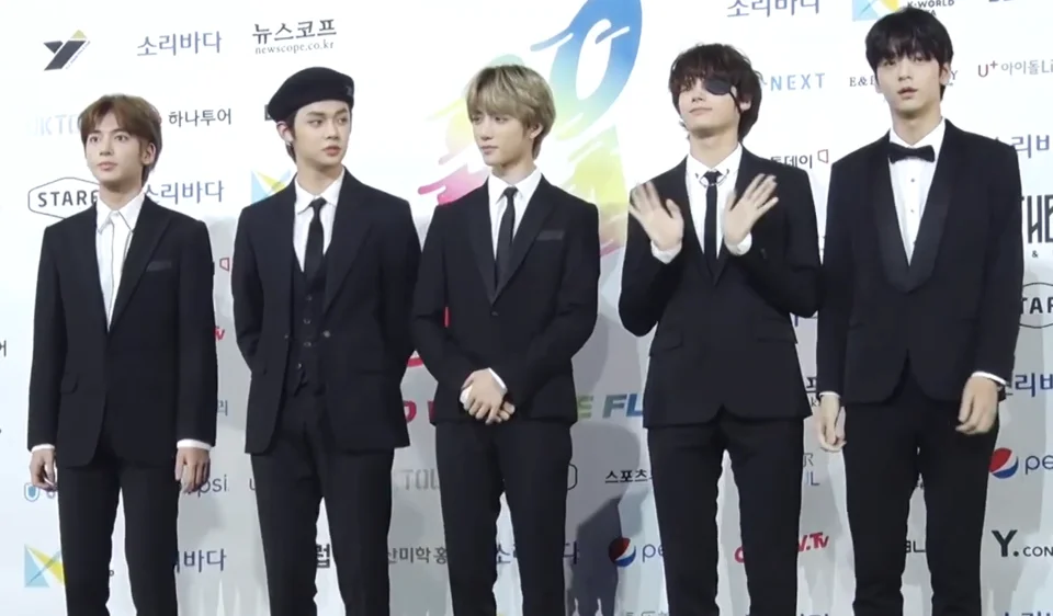 TOMORROW X TOGETHER at the Soribada Awards, 2019.